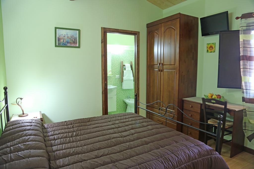 Etma Bed & Breakfast Sant'Alfio Phòng bức ảnh